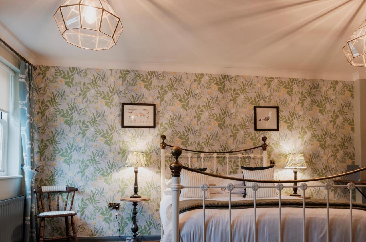 Fisherman'S Haunt Hotel Крайстчърч Екстериор снимка
